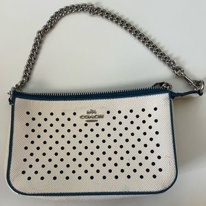 Small cream Coach shoulder bag.